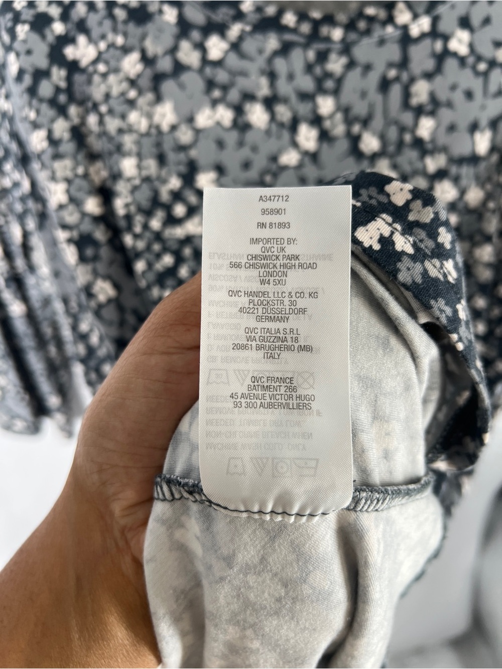 LOGO by Lori Goldstein Floral Print Swing Tunic Top Size 1X Gray Stretch Knit - Picture 9 of 12